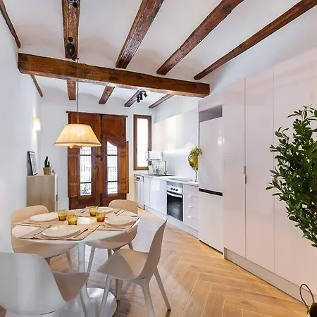 Apartment Beautiful Restored House With Terrace Valencia
